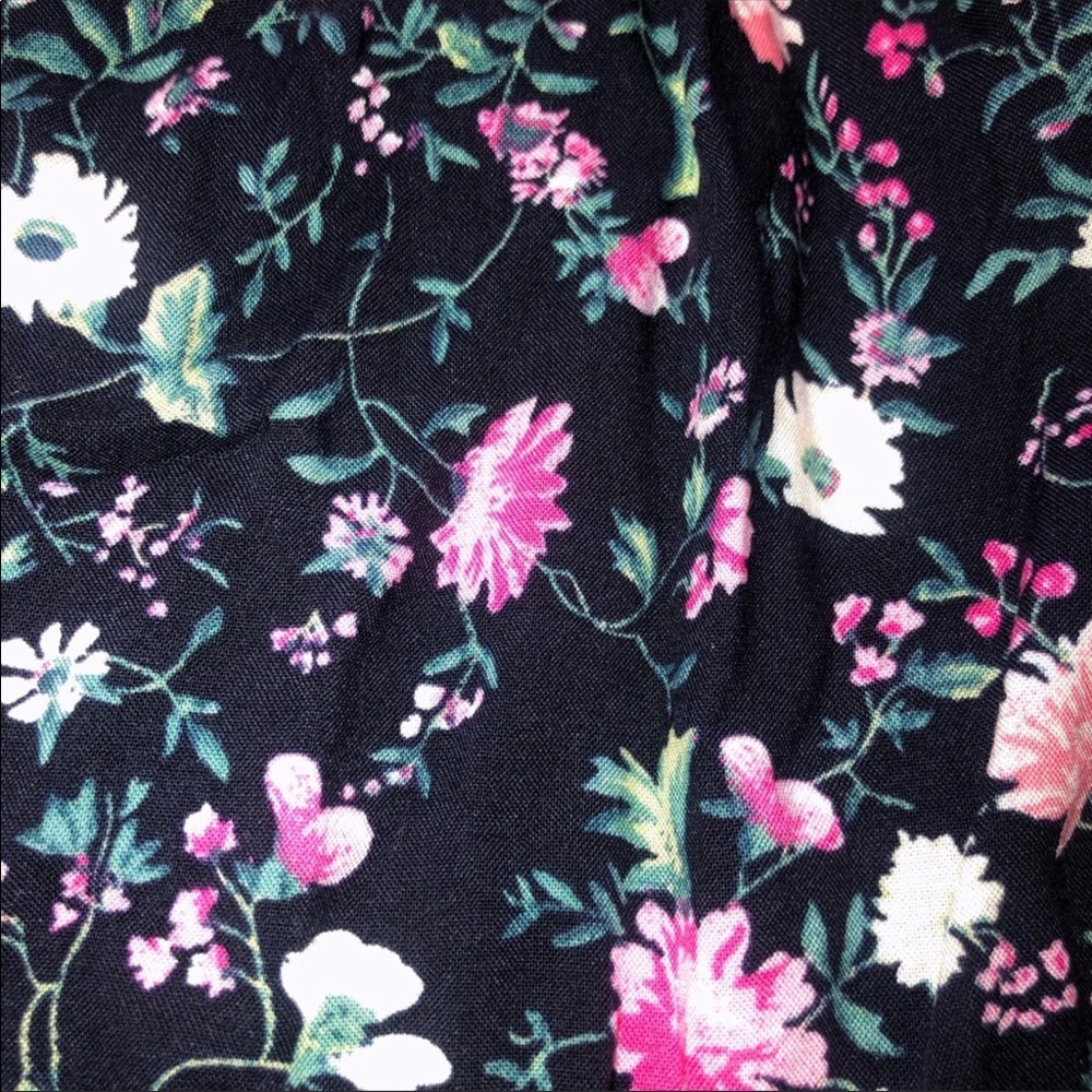 Hollister Floral Dress - Picture 4 of 6